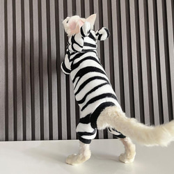 猫服 ペット服 ネコ 猫シマウマ縞パジャマ ストライプコート 猫仮装 コスプレ 防寒 ふわふわ 暖かい 冬 スフィンクス 4枚目の画像