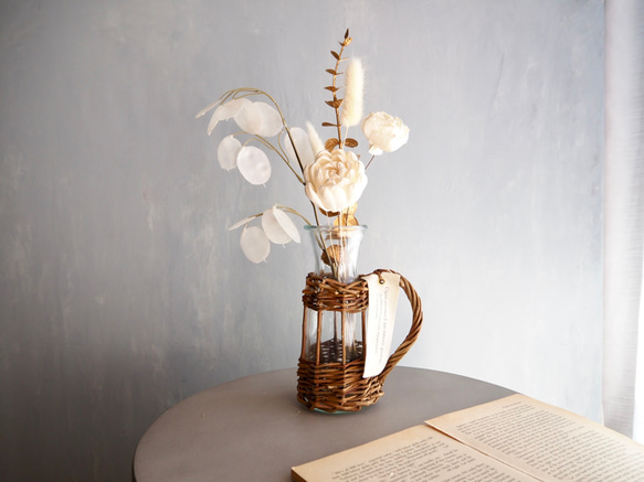 リニューアル✨【ソラフラワーと造花のブーケ付き】編み込み花器付き 1枚目の画像