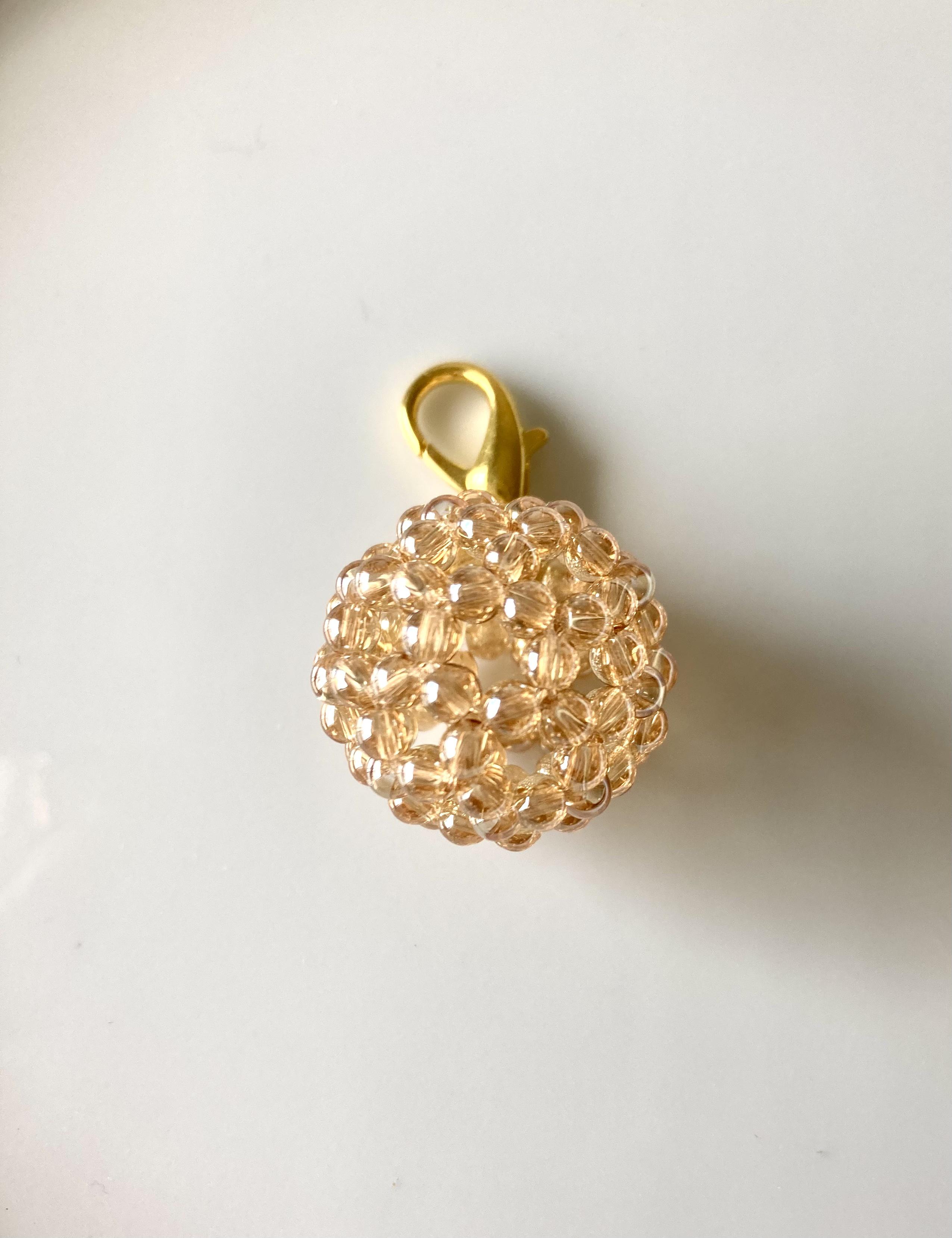 アレンジは自由自在☆　ゴールデンオーラクリスタル　3mm天然石ビーズを使ったフラーレンチャーム