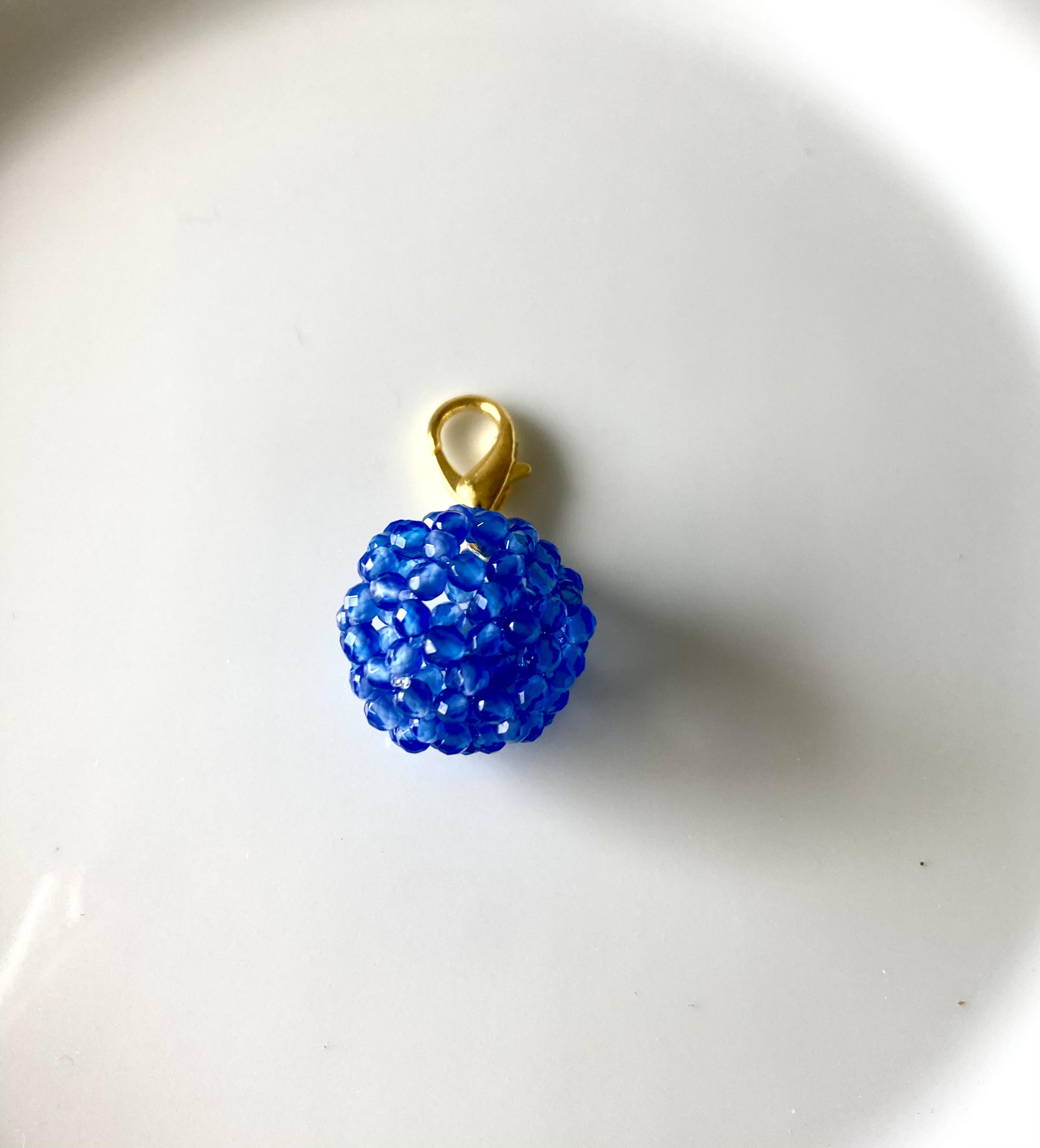 アレンジは自由自在☆　ブルーアゲート　3mm天然石ビーズを使ったフラーレンチャーム