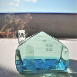 ガラスの家　置物　プラチナブルー　クリア　煙突 8枚目の画像