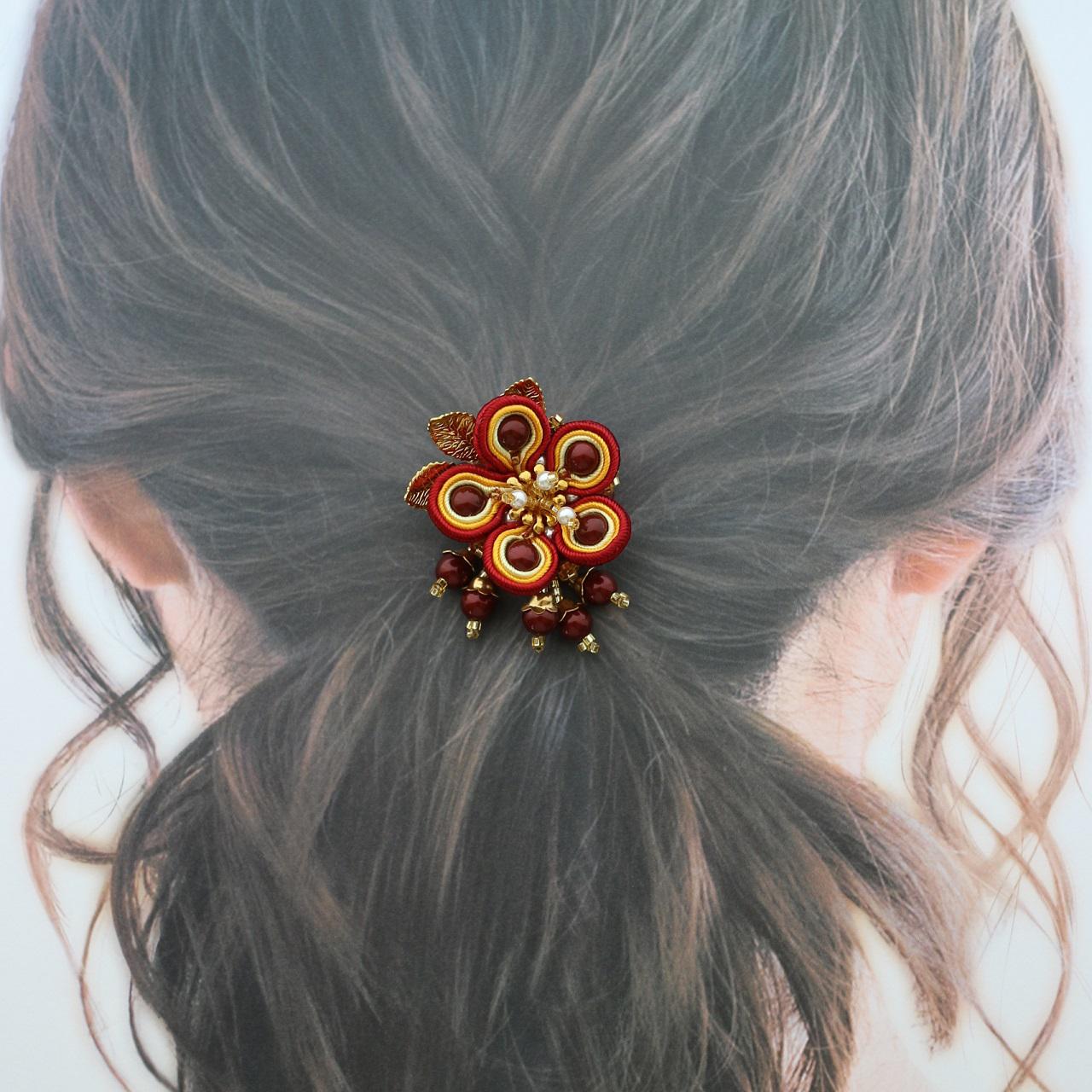国内配送【SELF PORTRAIT】クリスタル装飾 ボウ ブローチ self-portrait BROOCH ブローチ - Silver | REVOLVE