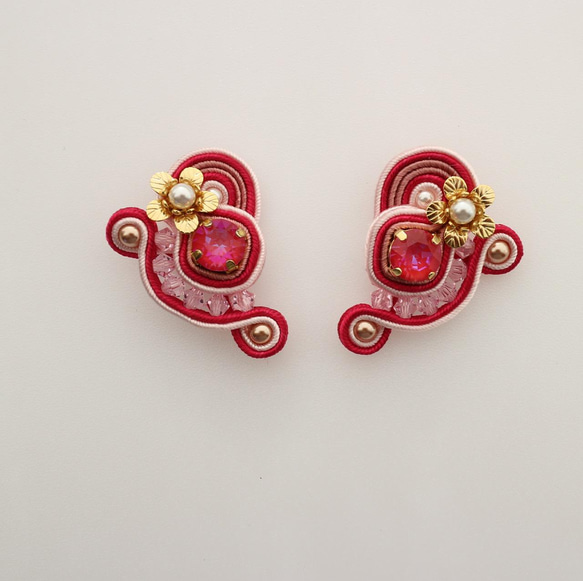 ソウタシエ ピアス イヤリング ピンク オーストリア産クリスタル