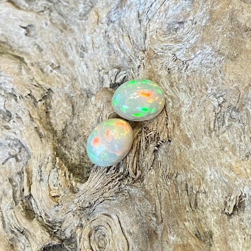 エチオピアンオパール/ ウェローオパール 14kgf ゴールドスタッド