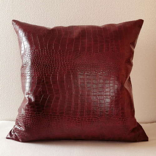 ラスト1] トルコ製 クロコ調 合皮レザー ボルドー クッション