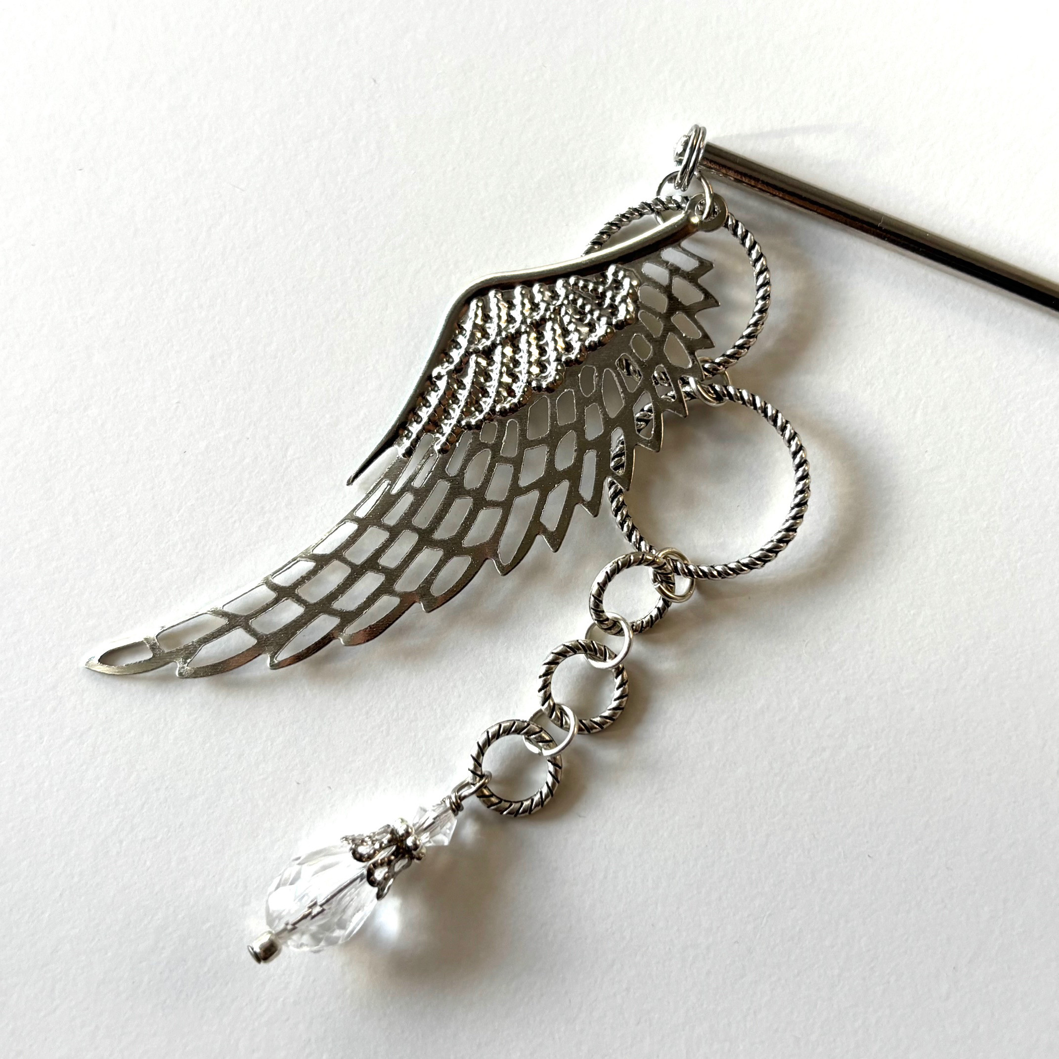 かんざし　片翼の天使の羽根　シルバー　涼しげ　夏　洋風　軽い　軽量　雫　シズク　しずく