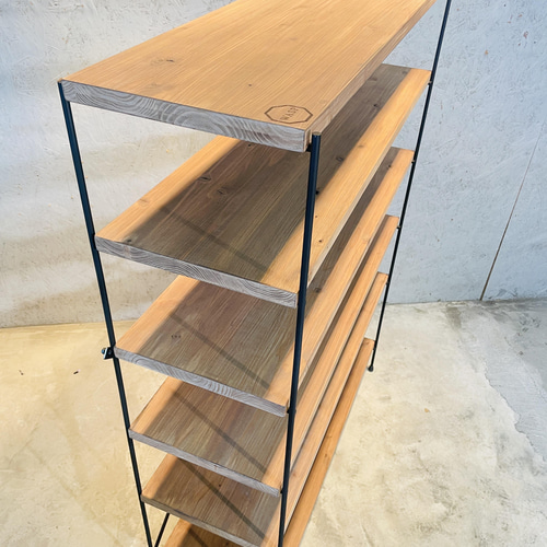 シューズラック アイアン脚6段 24足 最下部ハイカット、ヒール、ブーツ