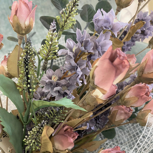 ドライフラワー調ミニローズとユーカリのスワッグ アート