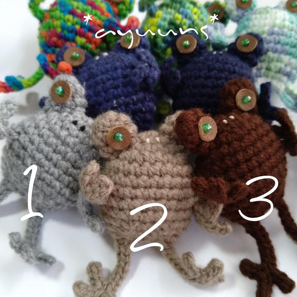 でっかいカエル さんキーホルダー《全16色》 5枚目の画像