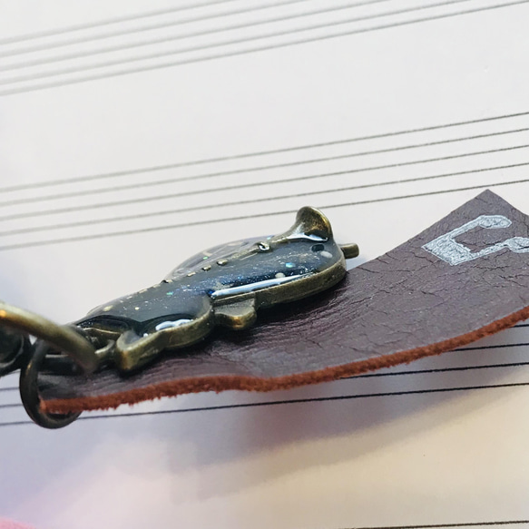 金具変更ＯＫ★クラリネット　キーホルダー　猫型　蓄光　楽器　音楽 3枚目の画像