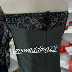上品！ イブニングドレス 黒 マーメイドライン 優雅なシルエット ロングドレス オフショルダー 4枚目の画像
