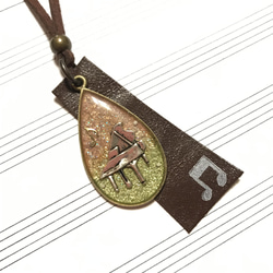 金具変更ＯＫ★ピアノ　ネックレス　蓄光　楽器　音楽 3枚目の画像