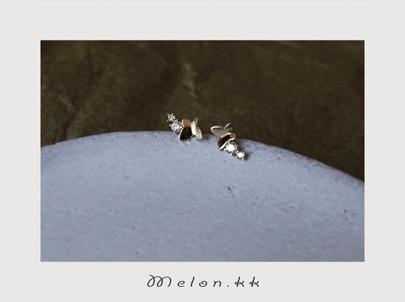 ピアス レディース 小ぶり 蝶 SV925 通勤 アレルギー対応 スキンジュエリー 高級感 OL-Melon.kk 1枚目の画像