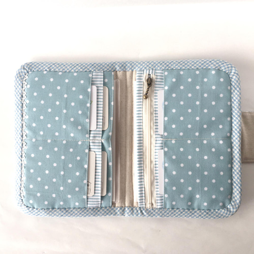 No.605☆ かず様♡専用ページ☆お薬手帳ケース☆ファスナー付き☆ 受注製作☆ファスナー付き☆薬剤師が作る、大きめお薬手帳ケース☆刺繍