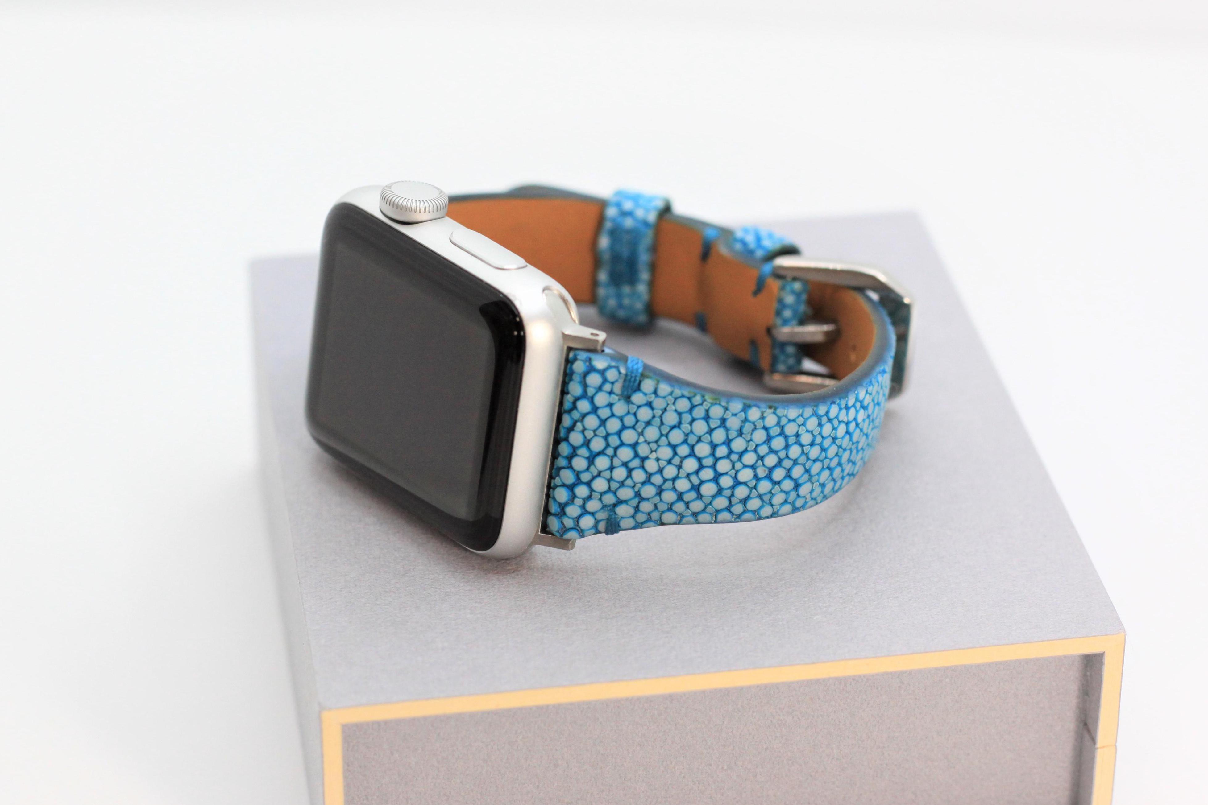 【新作】高級革使用Apple Watchスティングレイ　エイ革　レザーバンド　時計ベルト D82 ターコイズブルー