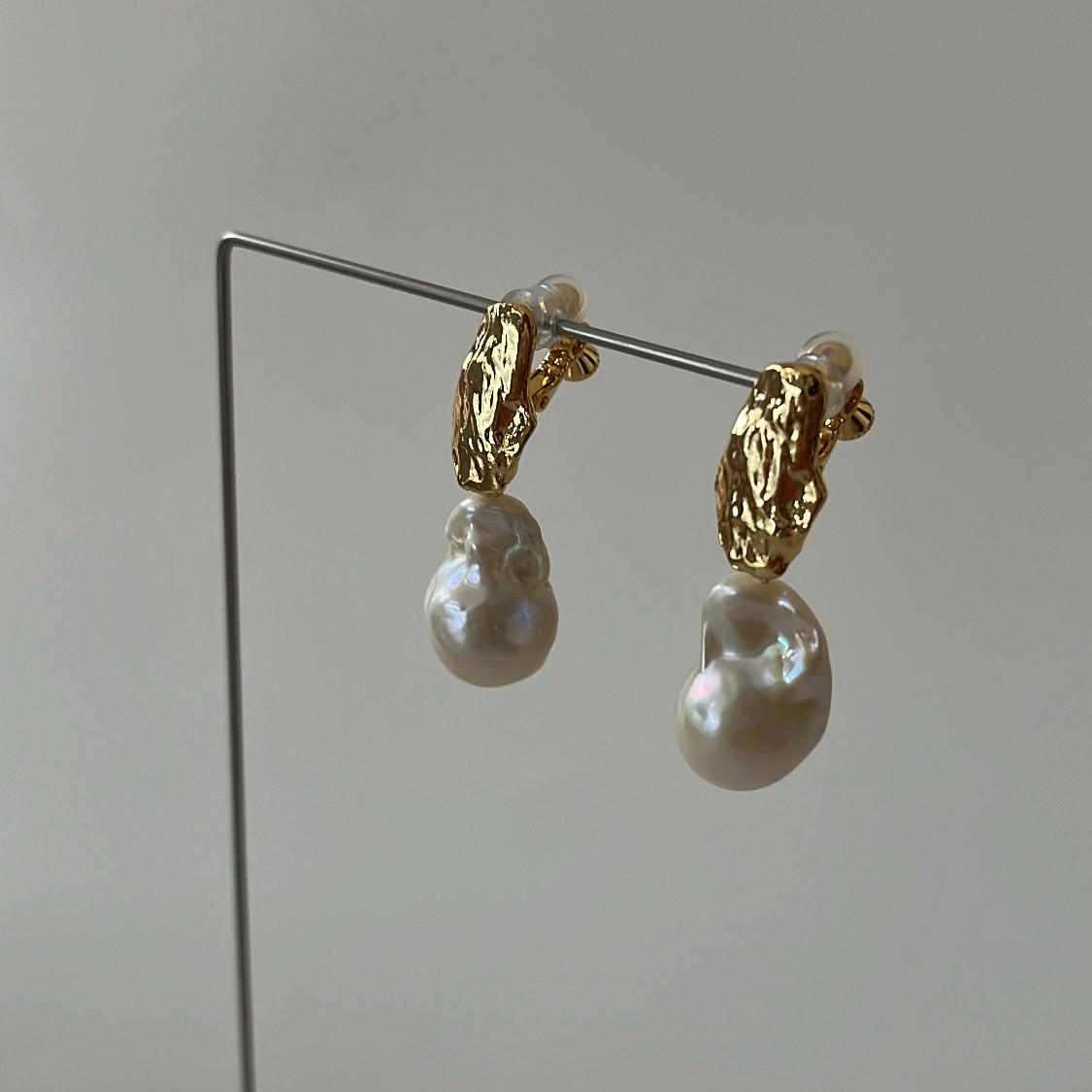 ［gold］バロックパール イヤリング ・ ピアス / 選べるパール／結婚式 / 大人カジュアル / デイリー