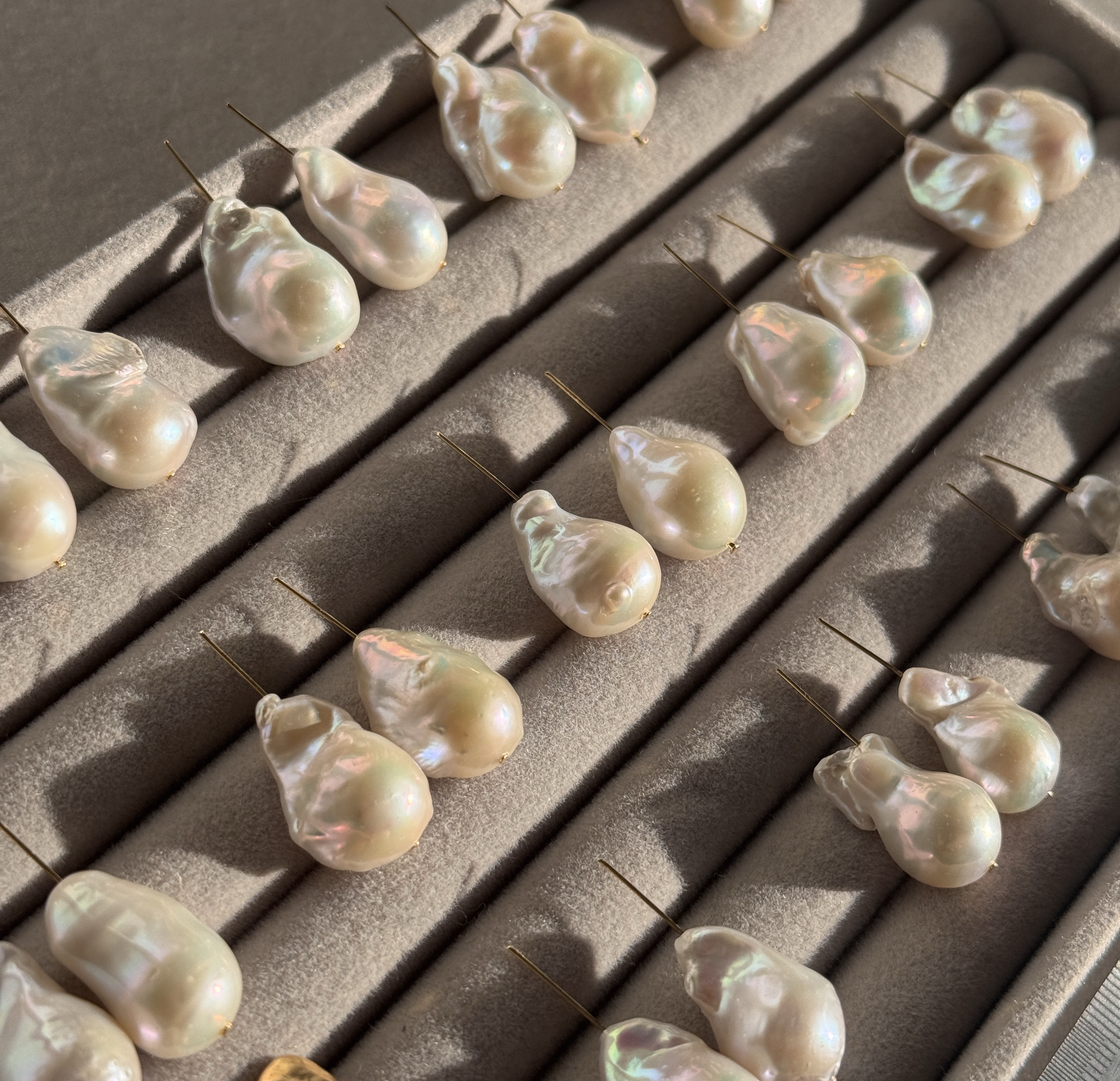 ［silver］バロックパール イヤリング ・ ピアス / 選べるパール／結婚式 / ウェディング / デイリー