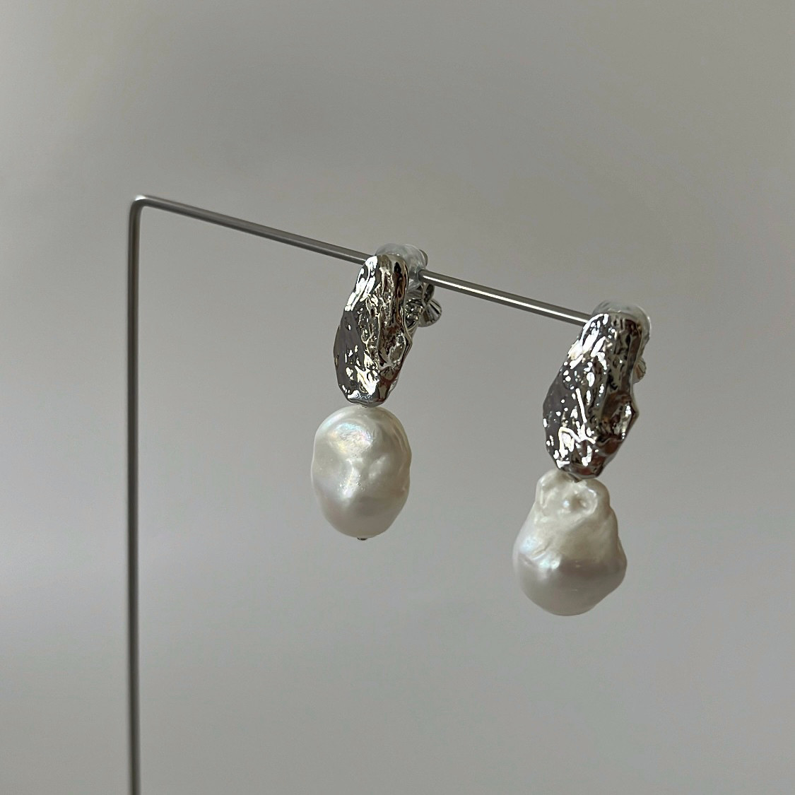 ［silver］バロックパール イヤリング ・ ピアス / 選べるパール／結婚式 / ウェディング / デイリー