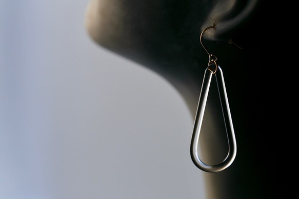 [實物] 幾何（一隻耳朵）耳環/耳環 Art Jewelry 第1張的照片