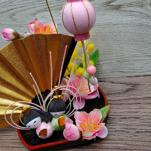 ひな祭り・おひなさま】ぼんぼり、金扇のお雛様のひなまつり
