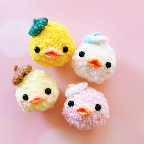 アヒルブローチ編みぐるみハンドメイド アクセサリー