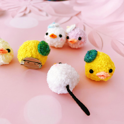 アヒル　ブローチ　編みぐるみ　ハンドメイド アクセサリー 編みアヒル/ひよこ/ひな ヘアゴム 子供 ヘアアクセサリー ブローチ