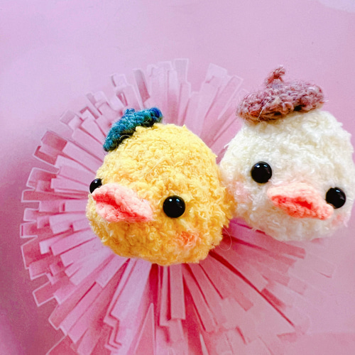 アヒルブローチ編みぐるみハンドメイド アクセサリー