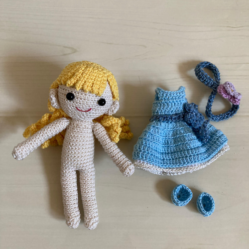 受注制作】あみぐるみ 水色ワンピースの女の子 あみぐるみ ymmy 通販