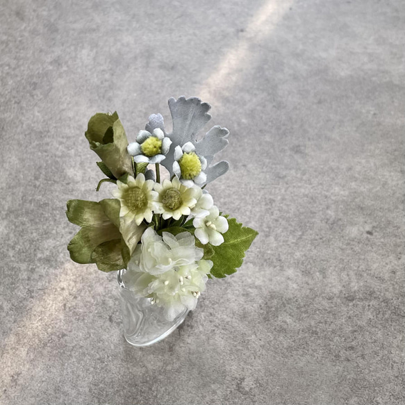 布花イエローグリーンの癒しカラーのコサージュ　 11枚目の画像