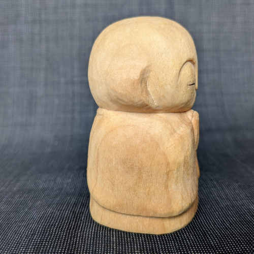 木彫りの小さな六地蔵 木彫りお地蔵様32番 彫刻 樂月 通販 13241526｜Creema(クリーマ)