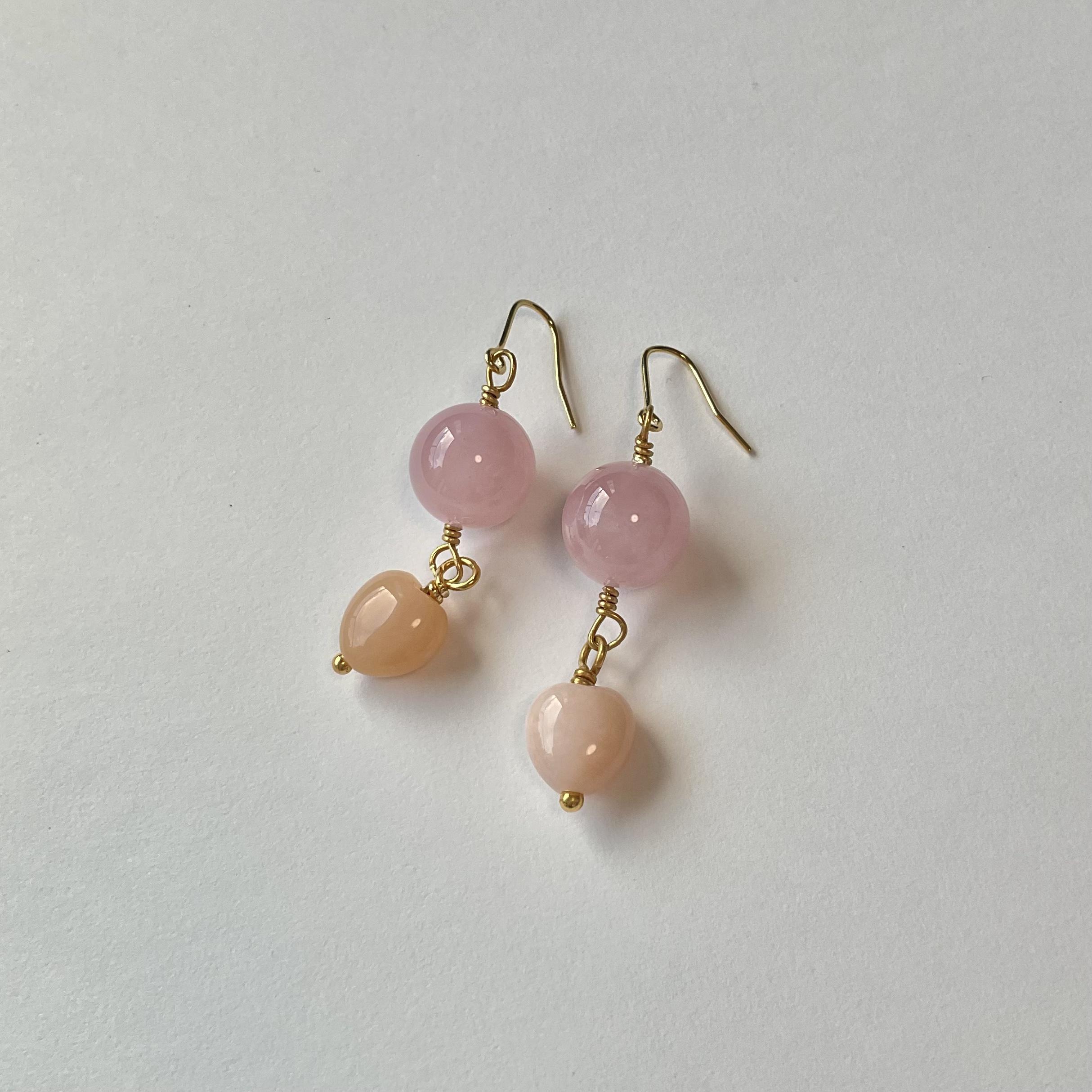 モルガナイトとピンクオパールのハートピアス