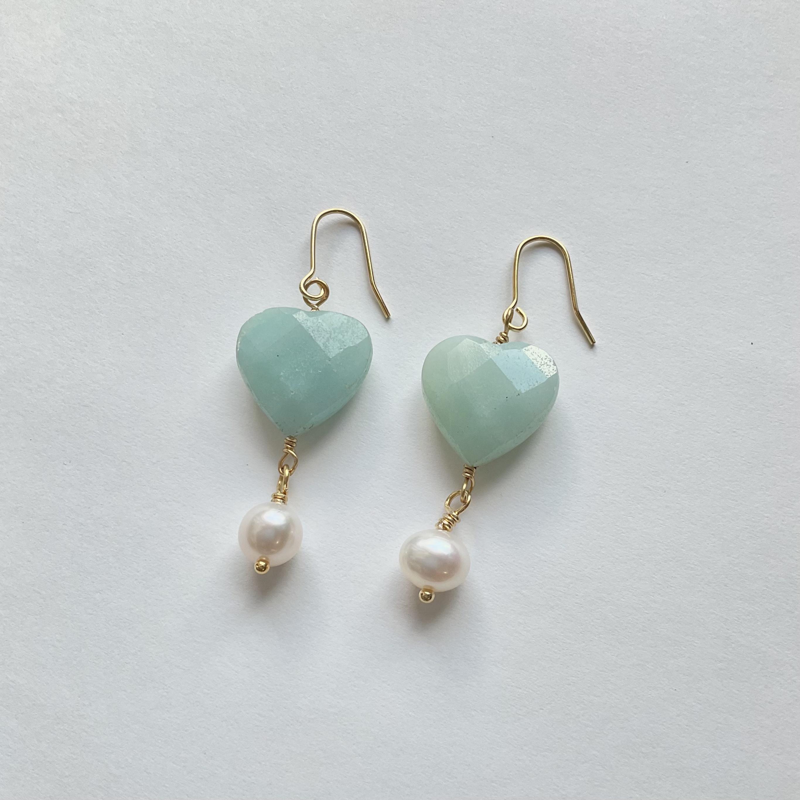 アマゾナイトと淡水パールのハートピアス