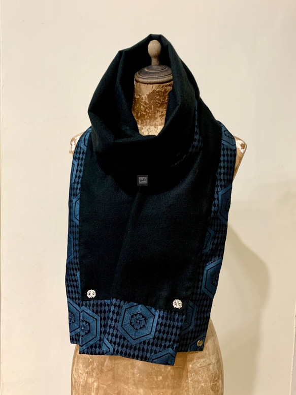 スカーフNo.304*傳遞幸福*設計師手作日本古董布藍黑幾何六角龜甲花朵藍色條紋圍巾 披肩 第6張的照片