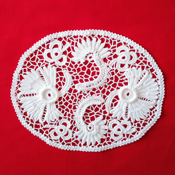 アイリッシュクロッシェレースの扇のテーブルセンター(ドイリー  