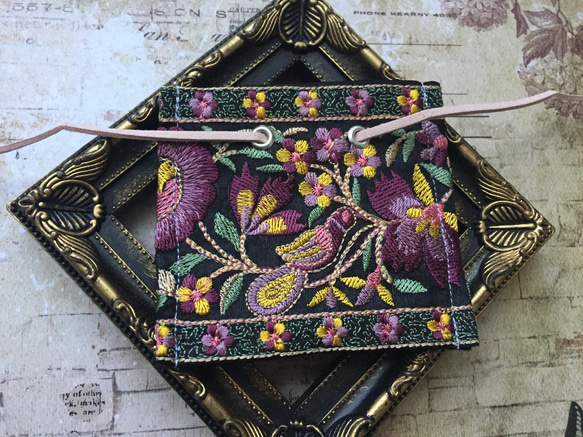 インド刺繍 リボン ポニーフック ラップリボン リボンラップ 花柄×ブラック 2枚目の画像
