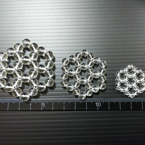 AAA天然水晶4mm玉30粒使用【ヘキサゴンマット】大きさ約3.1×2.7cm 立体