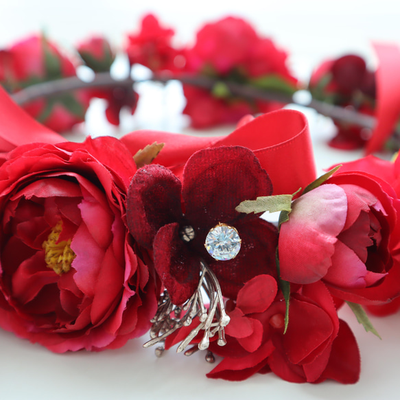 花冠・花かんむり　赤・赤色・還暦・還暦祝い　ヘッドドレス・ヘアアクセサリ・結婚式・ウェディング・発表会・パーティー 9枚目の画像