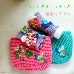 ピンクお花とブルーの小鳥のカラフル刺繡バッグ　シノワズリ・フラワーガーデン手編みニットハンドバッグ　ピンク　クリスマス 15枚目の画像