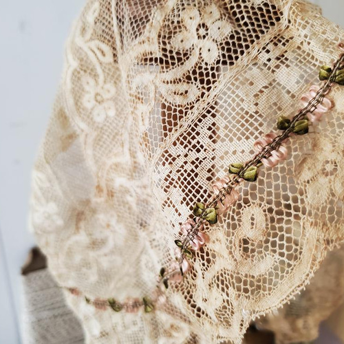 フランスアンティークボネ フランスアンティーク ロココトリムとレースのボネ