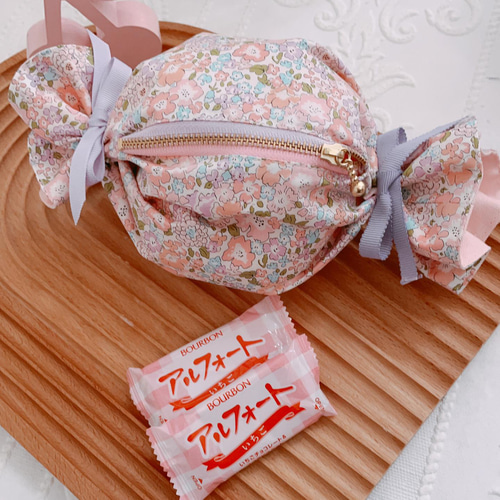 キャンディ型ポーチ byリバティ ポーチ M&R 通販 13244441｜Creema