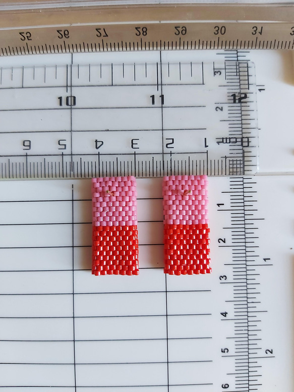 長方形串珠耳環 delica beads 27mm x 12mm 立體質感 雙色 耳針 硬朗 海外運送 送女生 禮物 第11張的照片