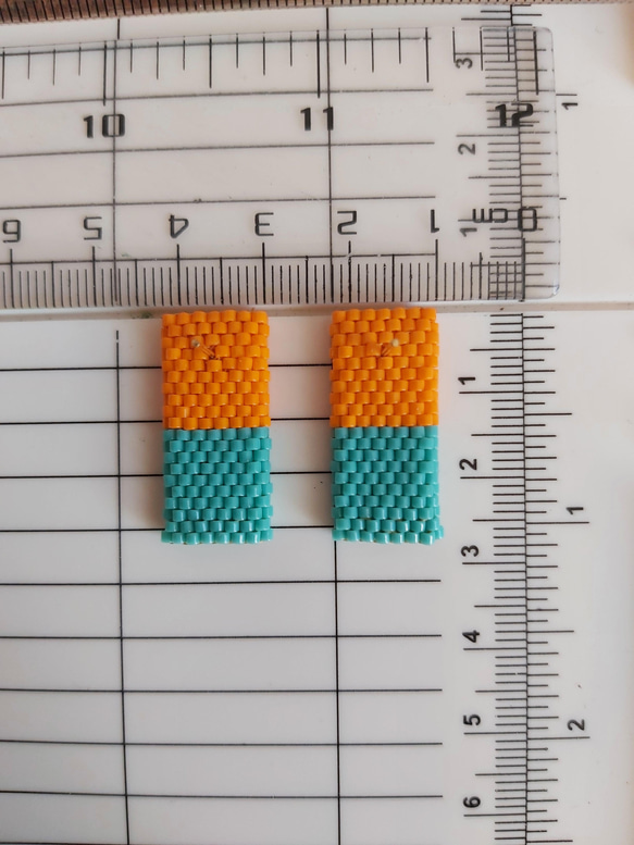 長方形串珠耳環 delica beads 27mm x 12mm 立體質感 雙色 耳針 硬朗 海外運送 送女生 禮物 第10張的照片