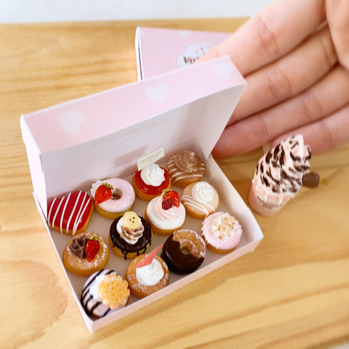 受注製作】ミニチュアバレンタインドーナツセット3 その他置物 あずき