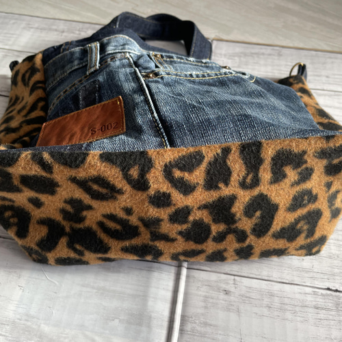 NO.269 デニムリメイクバッグ ヒョウ柄 ハンドメイド リメイク品