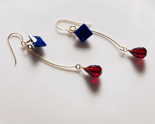 14kgf✴︎ラピスラズリ×ガーネット ピアス ピアス（フック・チェーン