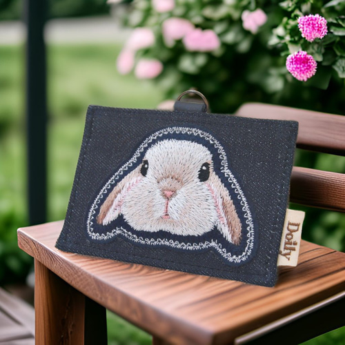 ふんわりうさぎ刺繍（ホーランドロップ・クリーム） パスケース パス