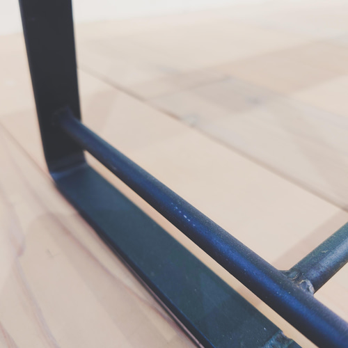 グラデーションウッドのアイアン製ベンチ 2人掛け ラバーウッド  