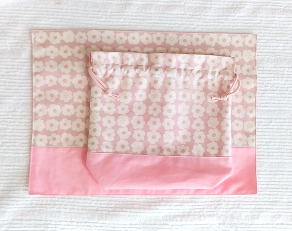 フリルが可愛いランチセット　　リバーシブル　内布付き　お弁当袋　ランチマット　巾着袋 7枚目の画像