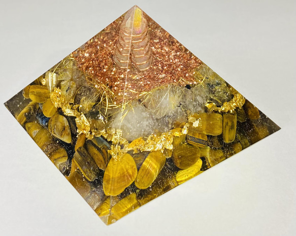 ≪受注制作≫【きんうんUP・しごとうんUP・事業拡大】ドラゴン 黄金比ピラミッド型 オルゴナイト 3枚目の画像