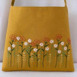 【ハンドバッグ】草花手刺繍･綿麻ハンドバッグ･マスタード色【くが屋】 2枚目の画像